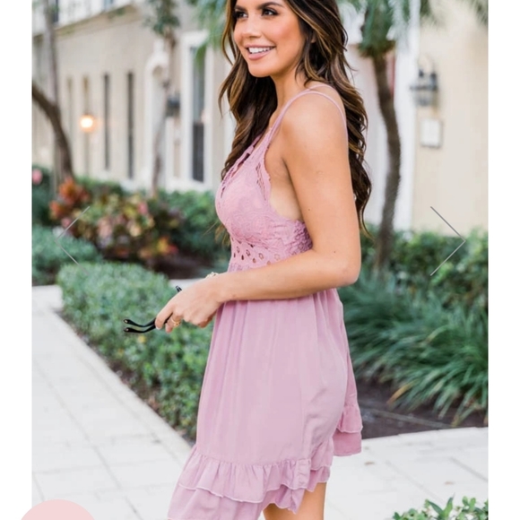 Pink Lily Dress - Picture 3 of 4